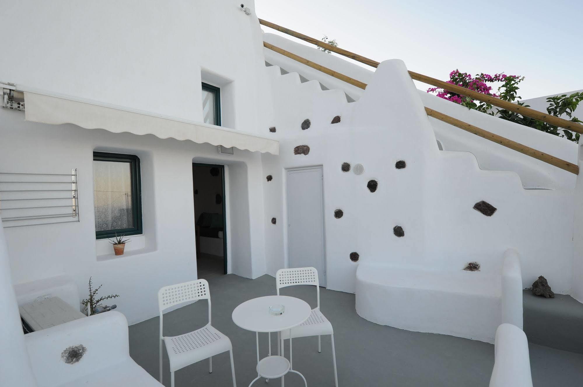Manias Fira Residences Exterior photo